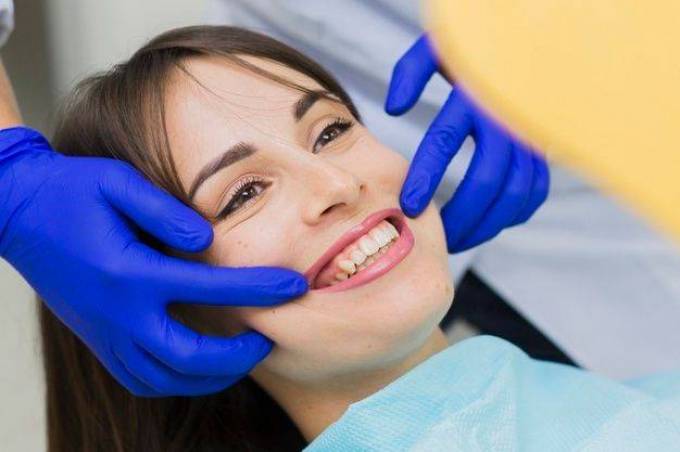 Tooth Fillings and Dental Implants in Dubai: What to Know