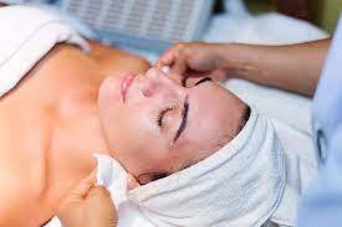 Minimize the Appearance of Scars in Dubai with Chemical Peels