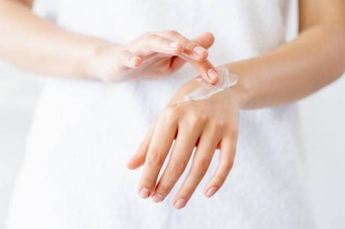 The Do's and Don'ts of Hand Rejuvenation: A Guide to Making the Right Decisions