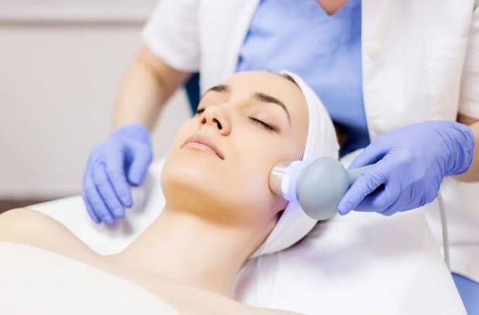 Say Hello to Smooth Skin with Laser Acne Treatment