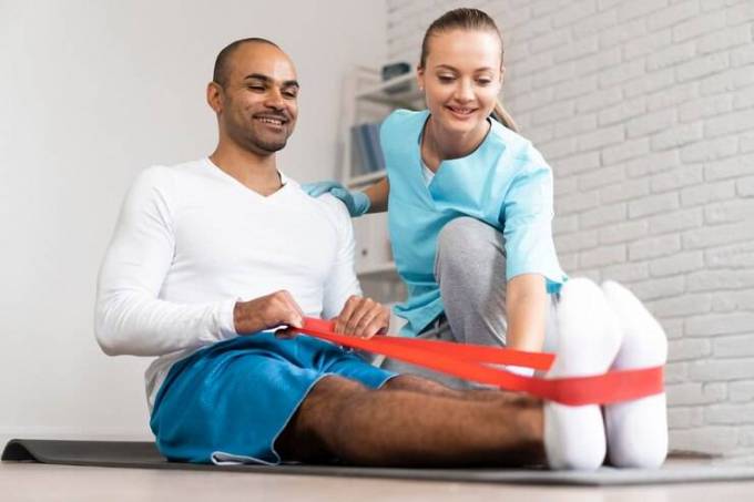 Embrace Comfort with Knee Pain Treatment in Dubai