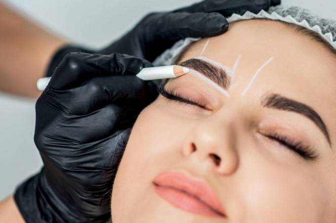 Experience the Transformative Power of Eyebrow Hair Transplant