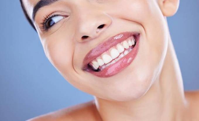 What are the benefits of teeth cleaning with manual scaling?