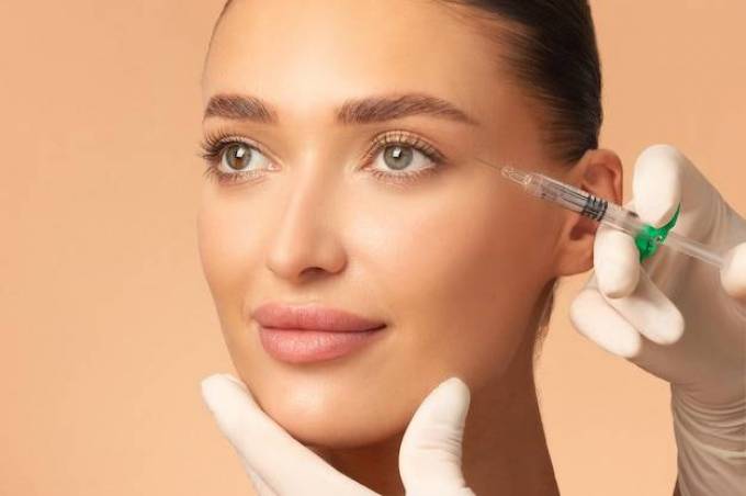 How Does Radiesse Filler Injection Lift and Tighten Skin?